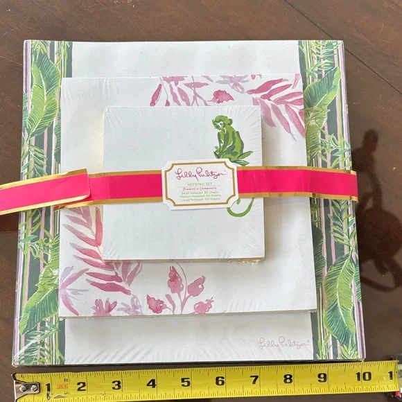 Lilly Pulitzer Pink and Green Leaf Notepad Set of 3 NWT - Picture 2 of 6